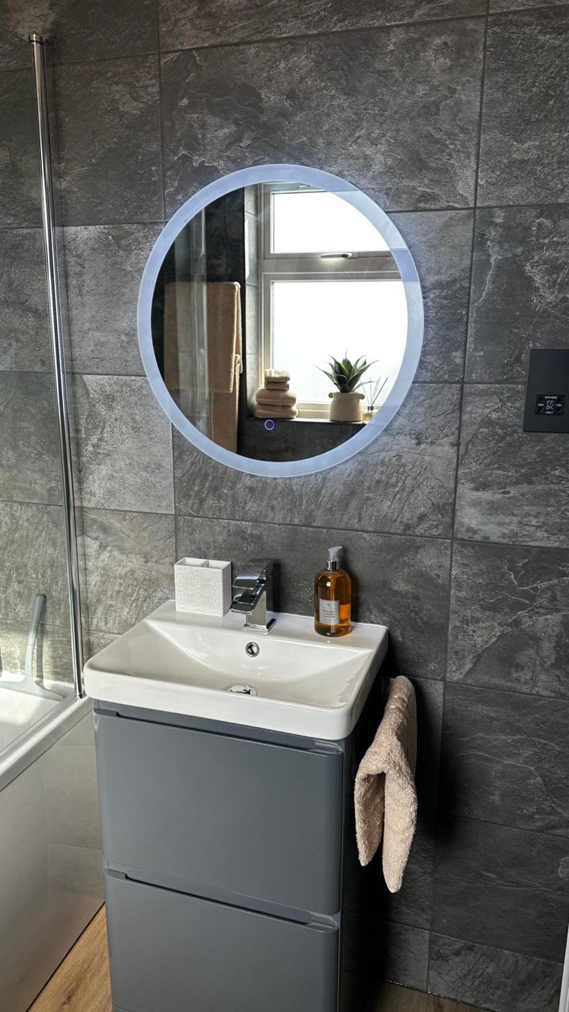 Urban Chic- Stylish Flat In The Heart Of St Albans