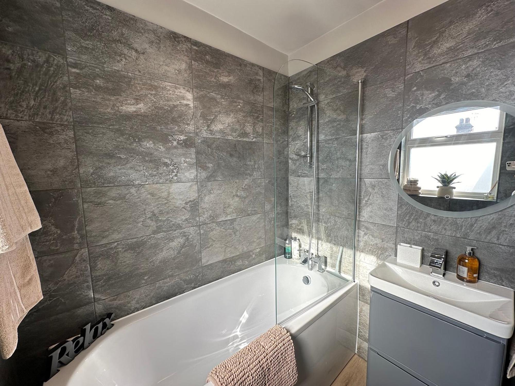 Urban Chic- Stylish Flat In The Heart Of
