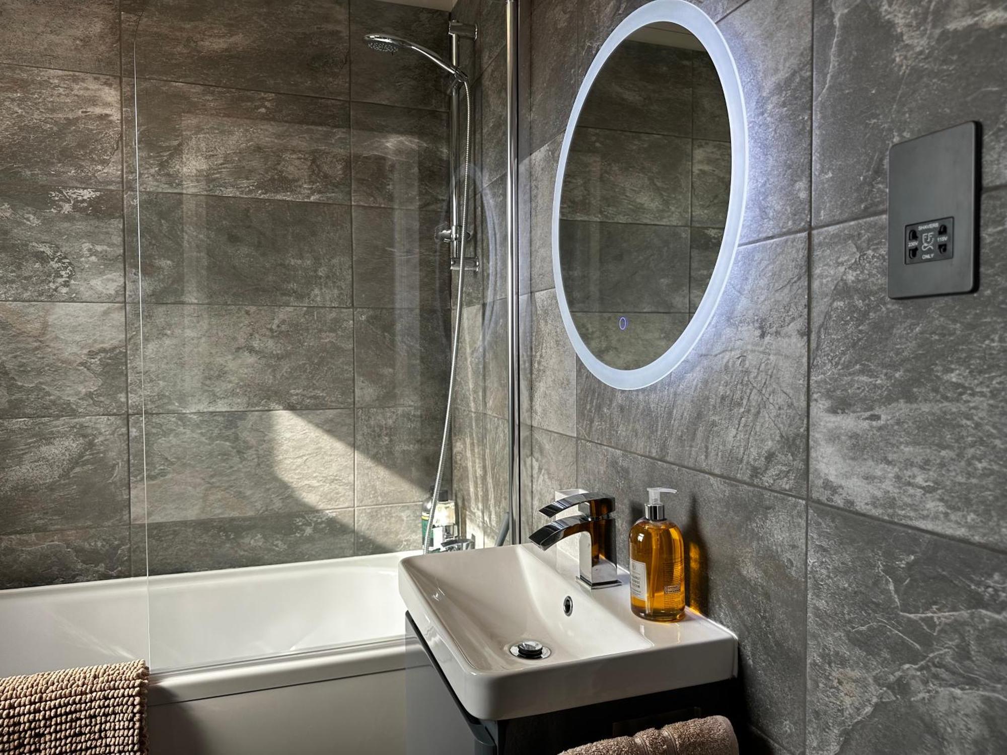 Urban Chic- Stylish Flat In The Heart Of Appartement St Albans